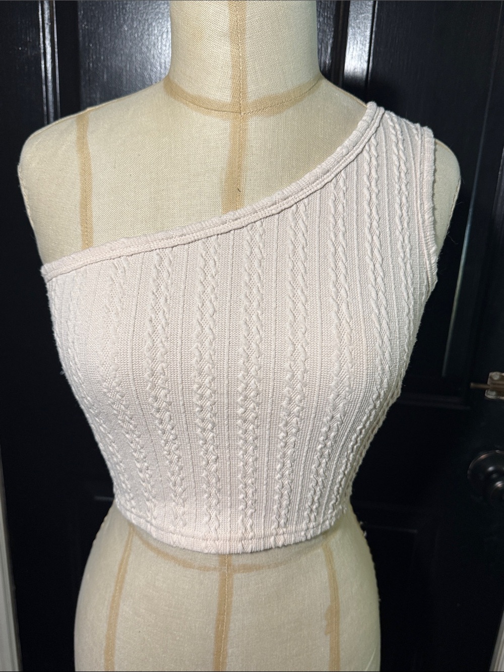 ROMWE One-Shoulder Cream Cable Knit Crop Top